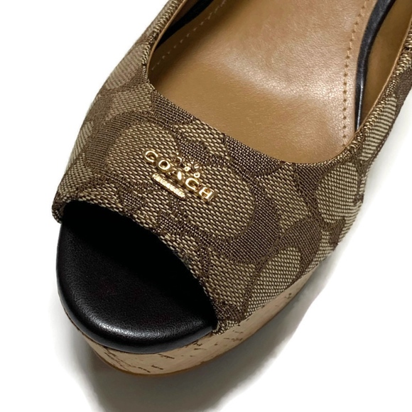 COACH Signature Wedge/Plataform - Picture 3 of 4